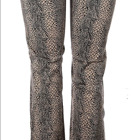 Rock & Republic Snakeskin Jeans - Picture 2 of 8